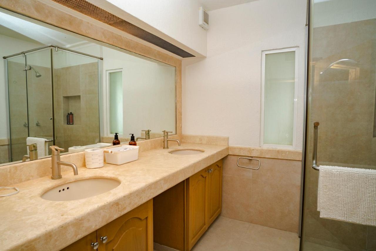 Oceanfront Condo At Voted Best Cancun Sandy Beach Bagian luar foto